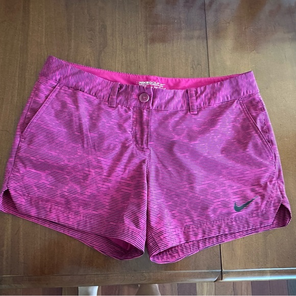 Nike Women's Pink Striped Golf Shorts 8 - Picture 1 of 4